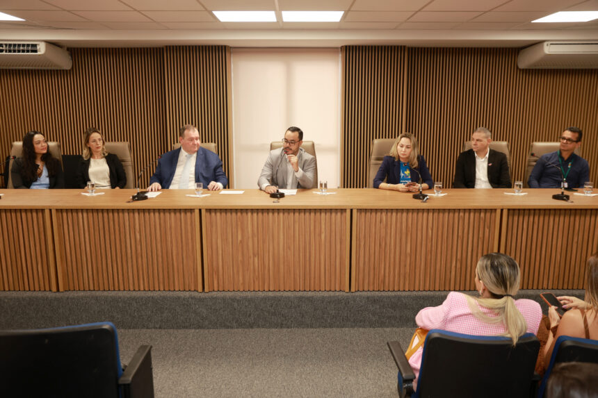 Tales de Castro e Tatá Teixeira lideram audiência pública sobre inclusão de pessoas neurodivergentes em Aparecida de Goiânia