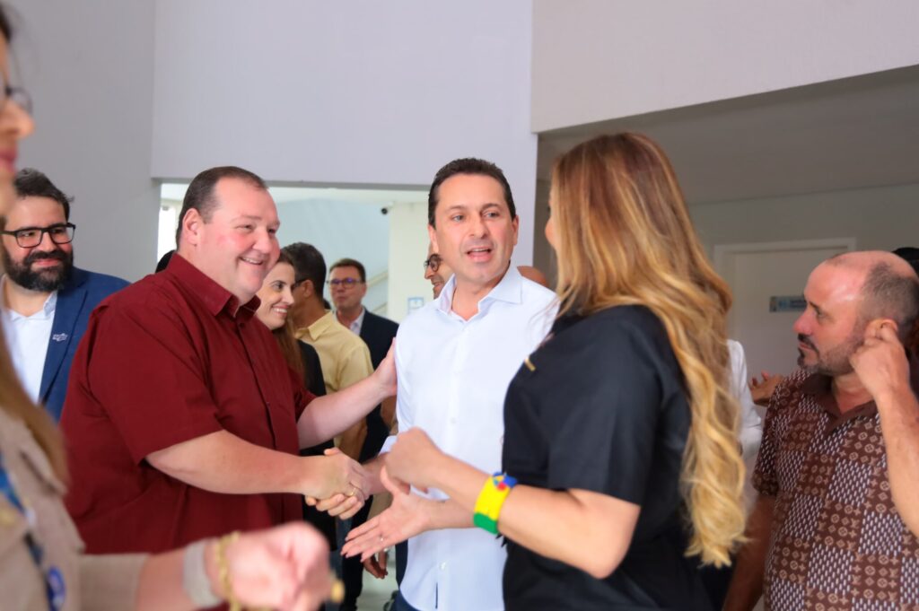 Vereador Tatá Teixeira acompanha entrega de R$ 2 milhões para a Clínica TEIA e reforça apoio à causa autista em Aparecida