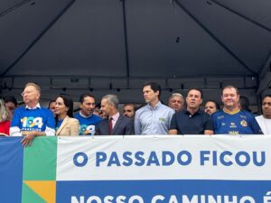 Aparecida celebra 104 anos com desfile, bolo gigante e anúncio de novos investimentos